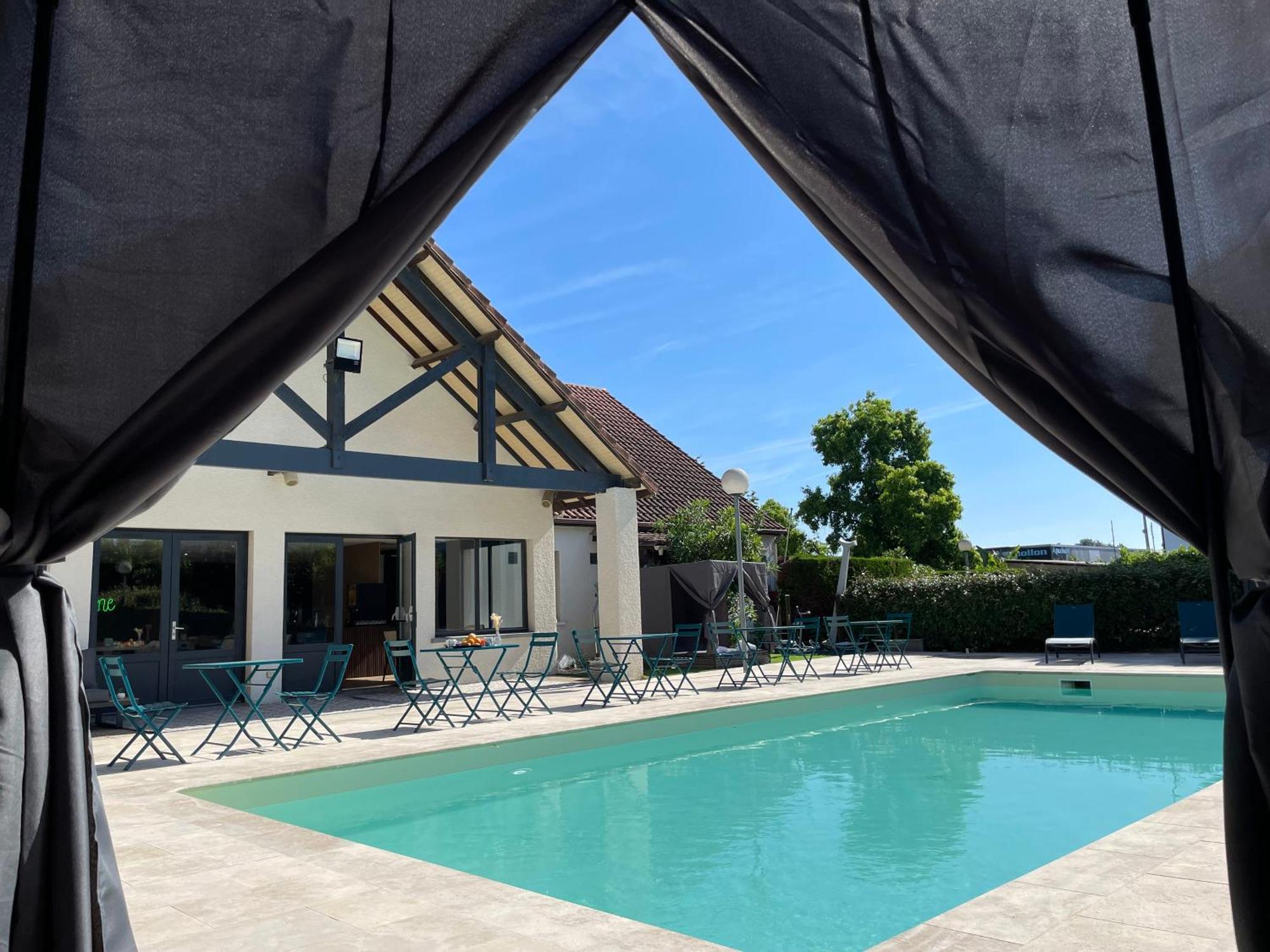 Le Roxane Hotel Saint-Laurent-des-Vignes Kültér fotó